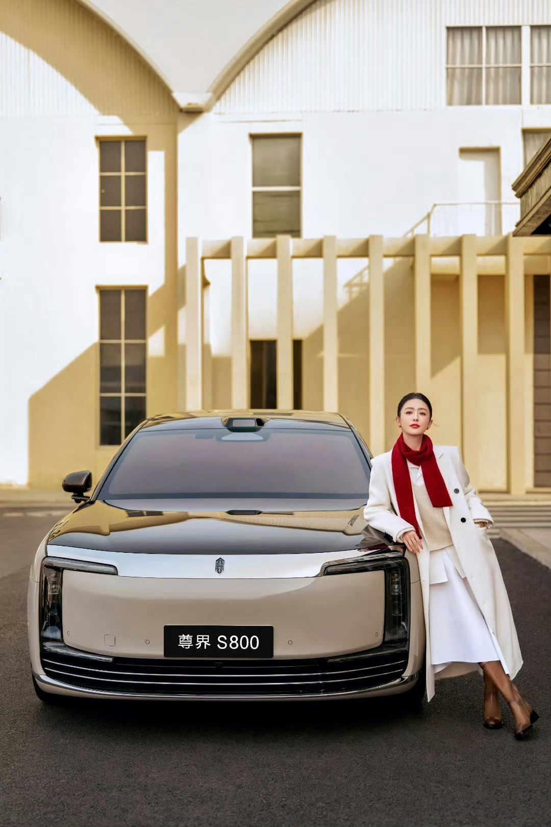 佟丽娅和尊界S800，香车美女！