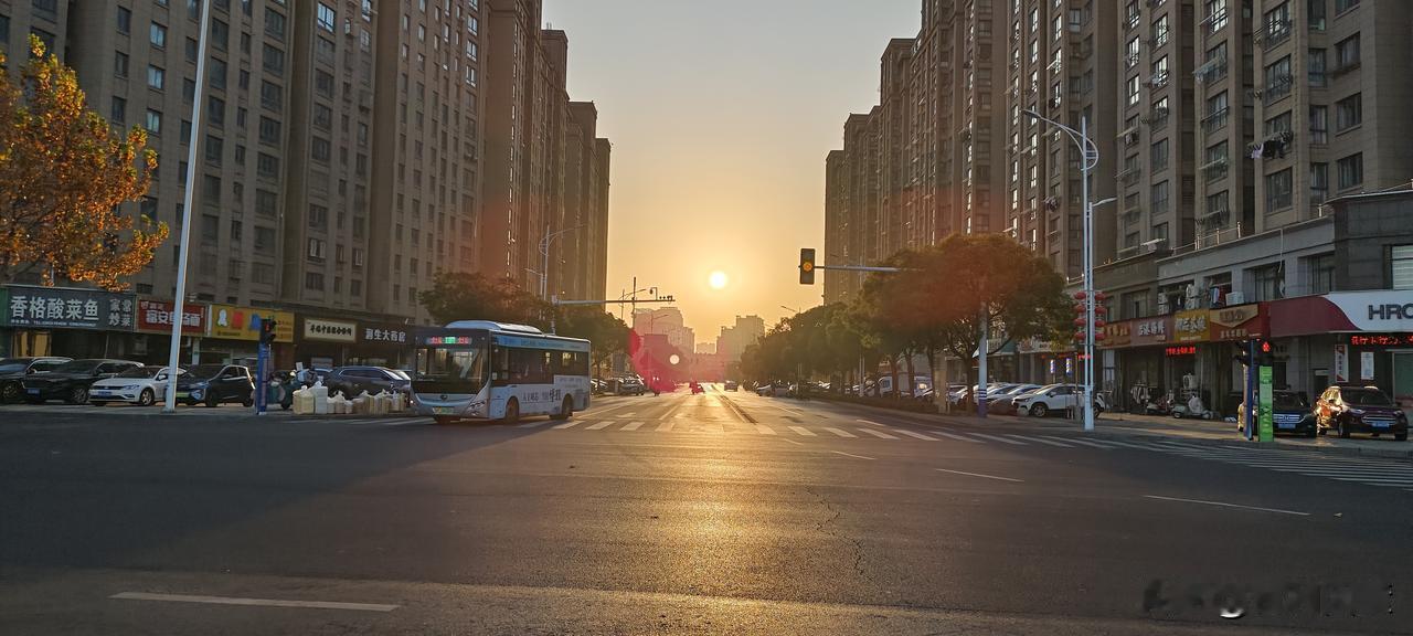 老旧小区加装电梯,你们支持吗?老旧小区加装电梯无益于居民生活质量提升
在老旧小区