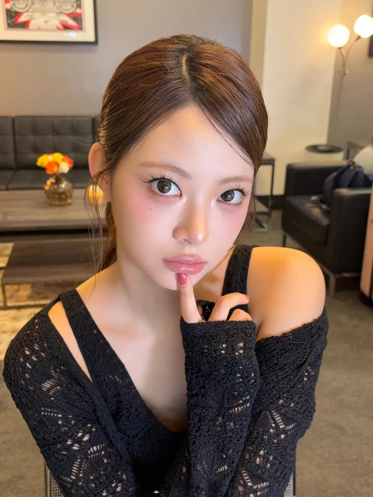 洪恩採妆容好美 ​​​