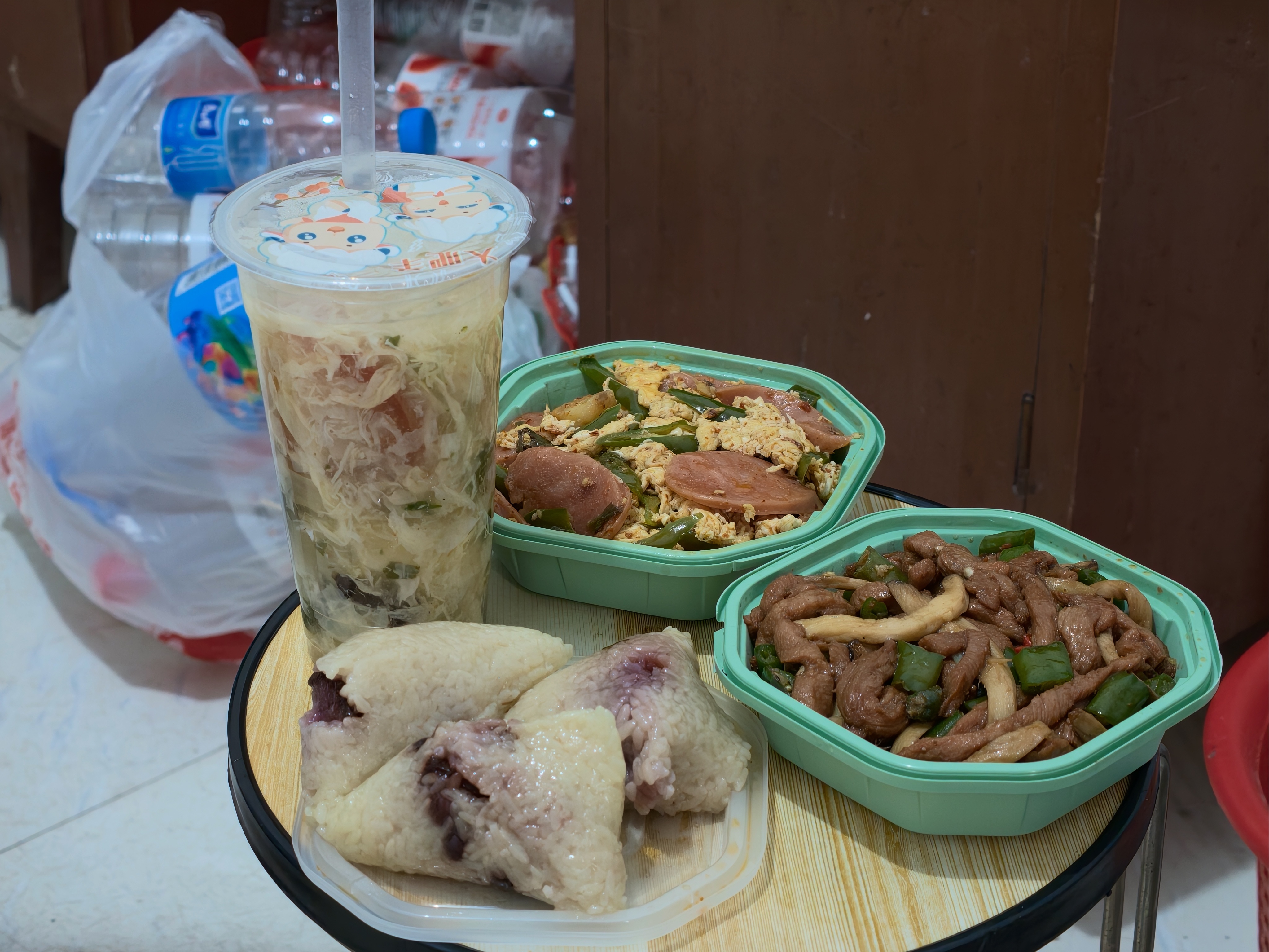 送饭饭喽 