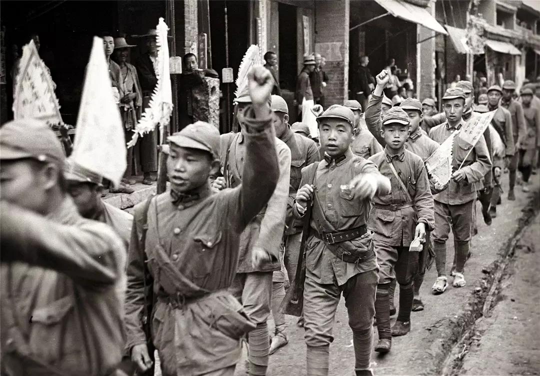 1936-1937年，《泰晤士报》摄影记者哈里森·福尔曼在陕西地区采访时拍摄了这