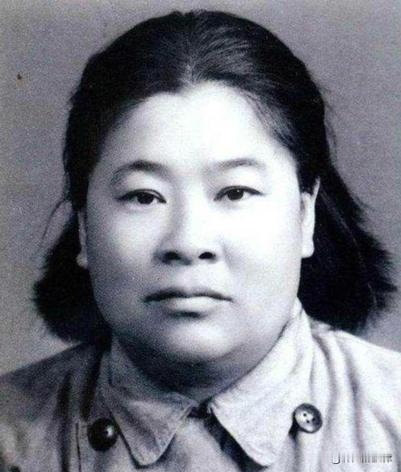 女红军单挑土匪头子！何子友一掌镇住川北悍匪，妇女团全员脱险
 
1935年，红军