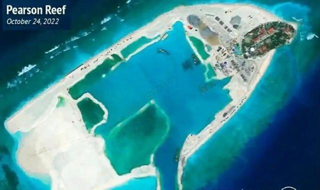 中国到底敢不敢打？很多人看着 南海 岛礁被占，觉得我们软弱，连 俄罗斯 单挑 北