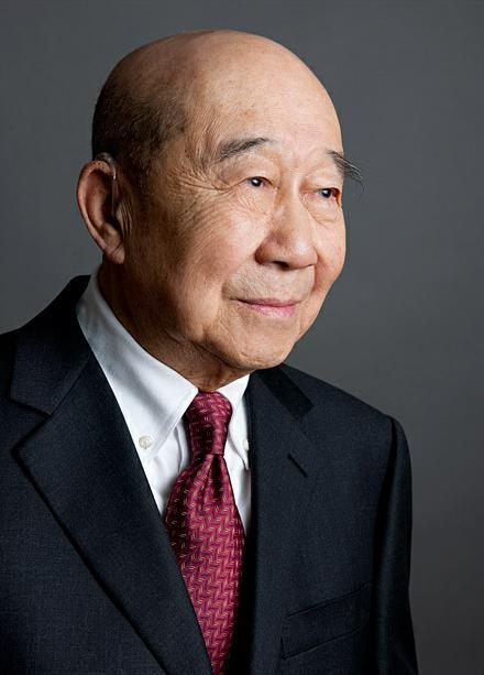 刘乃中，别号汉宽，晚号古柳逸民，居室无门限斋，男，汉族。1921年2月生于北京，