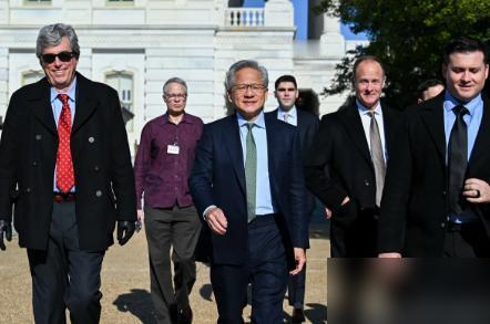 彭博社：英伟达赢了！美国国会拒绝限制芯片出口法案！英伟达即将拿下重大游说胜利，美