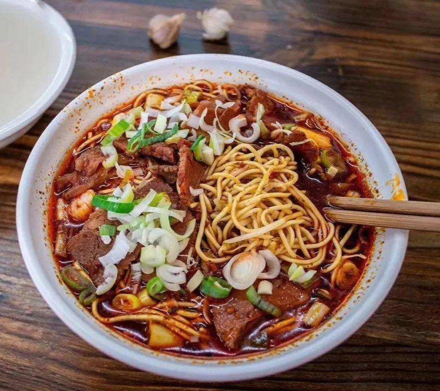 1995年，到襄阳（原襄樊）一次和同事逛街，逛到襄阳工务段桥梁领工区，从那个工区