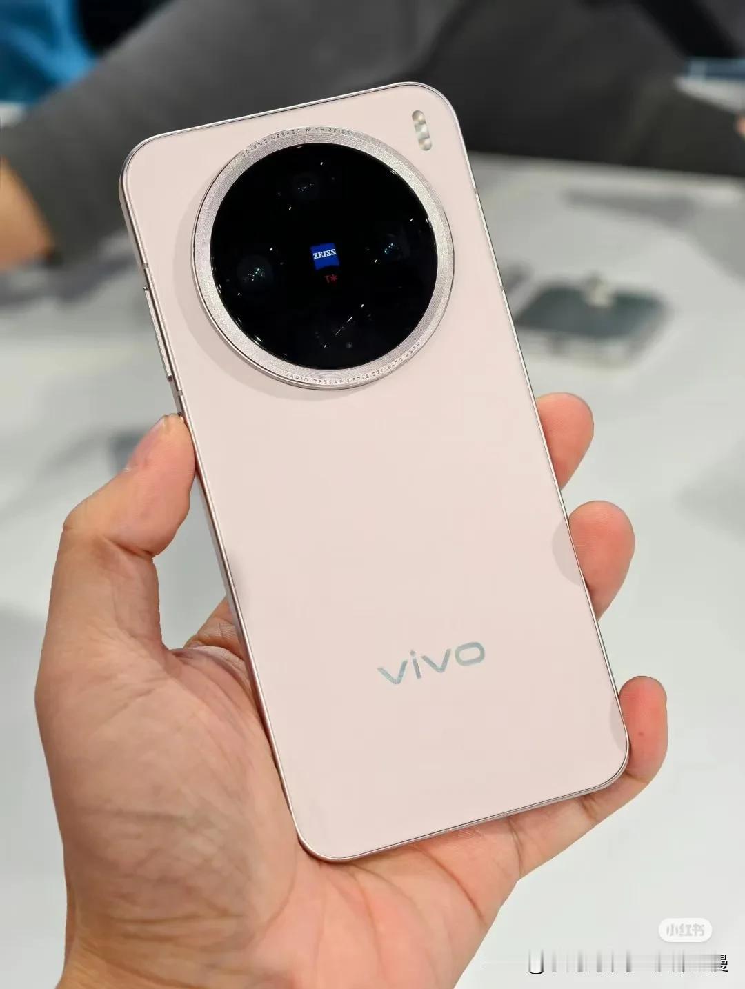 网上看vivox200 promini很廉价，今天去店里看发现真不错，手感可以，