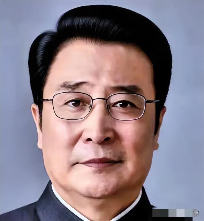 著名社会学家王竹森说：反腐败斗争不仅要查经济腐败，还必须要严查官僚腐败，政治腐败