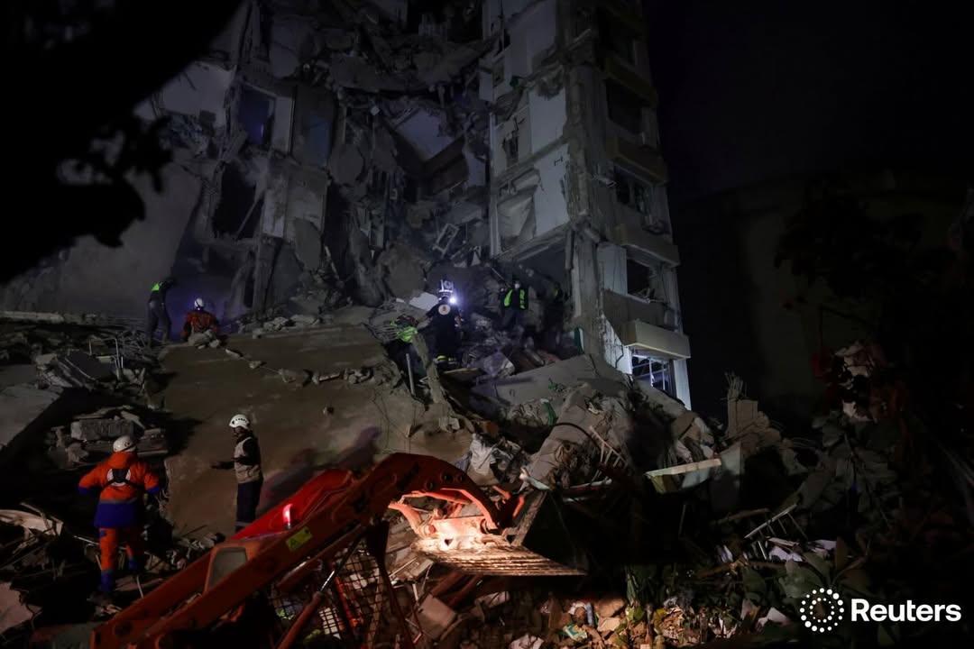 伊拉克记者海德尔·阿尔莫萨维（Hayder Almosawy）发布了四张路透社拍