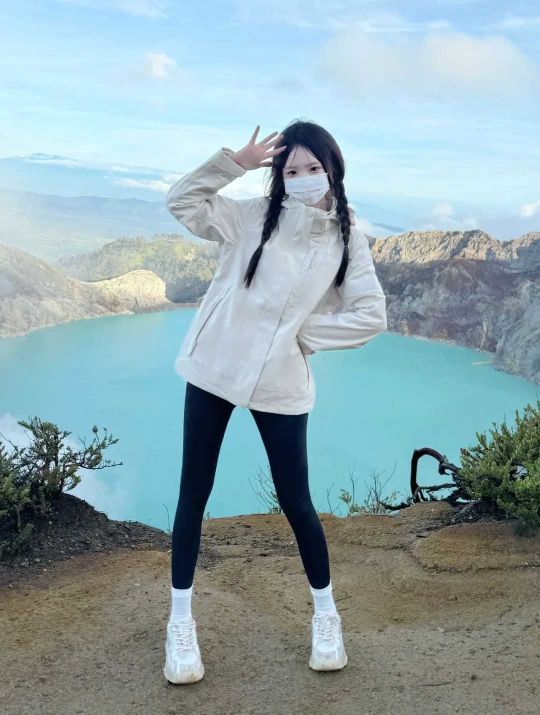 女大Ijen火山户外徒步 泰酷辣🩵