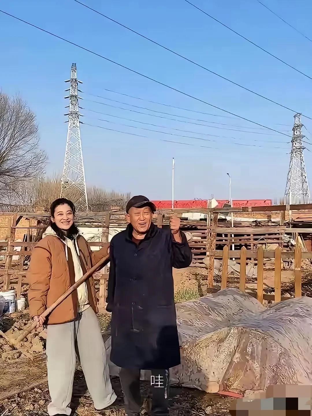 演员梅婷现状：如今定居在北京顺义的别墅，在大院子里，专门留出400平米土地开辟菜