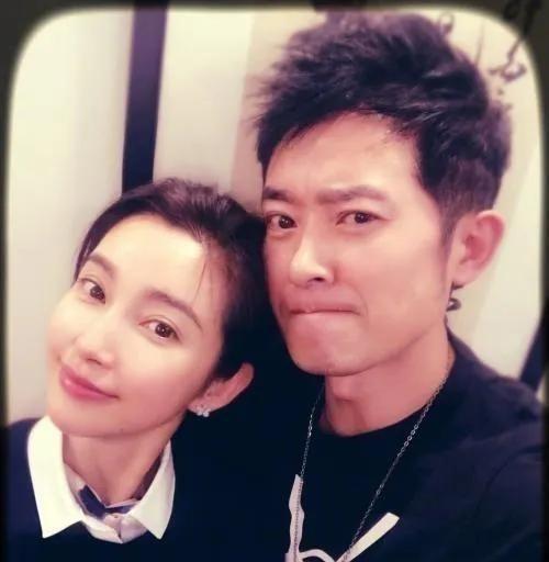 1995年，李冰冰拍了条广告，赚了26万。老板让她去广州拿钱，李冰冰心想，26万