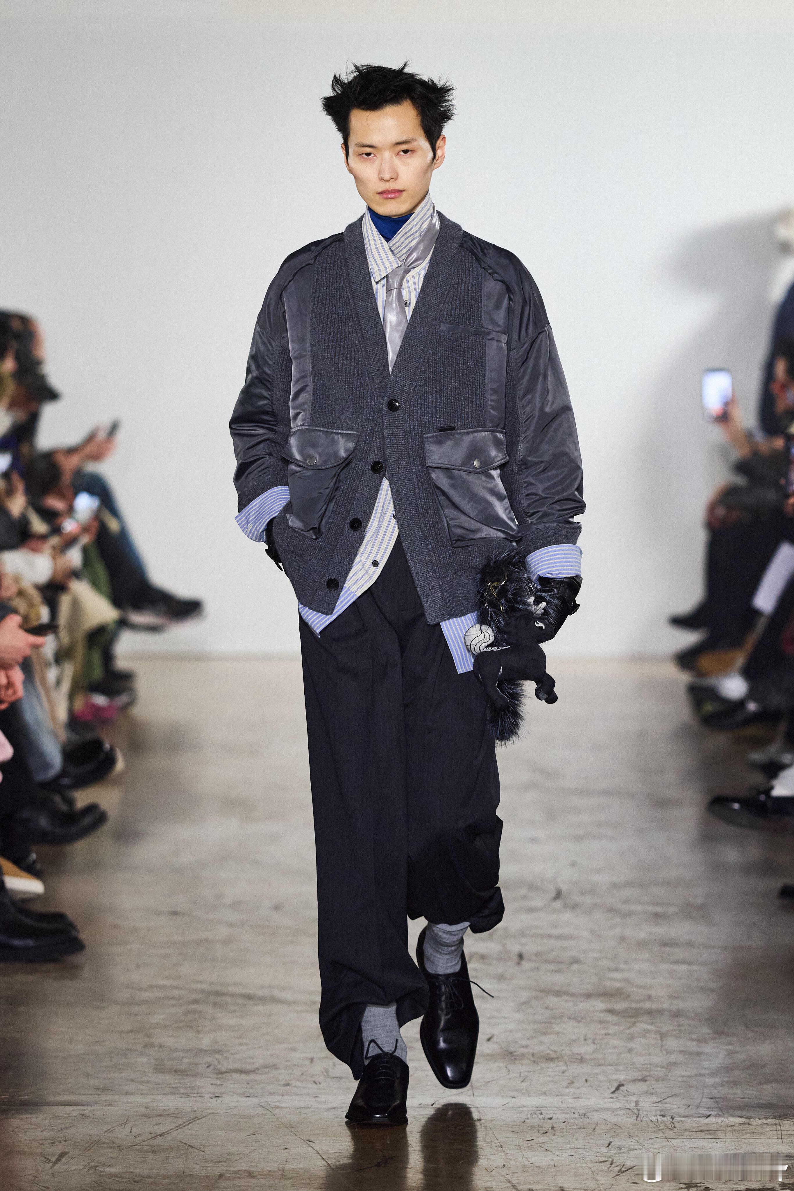 男装周 Feng Chen Wang AW26巴黎秀场巴黎男装周 中国设计师品牌