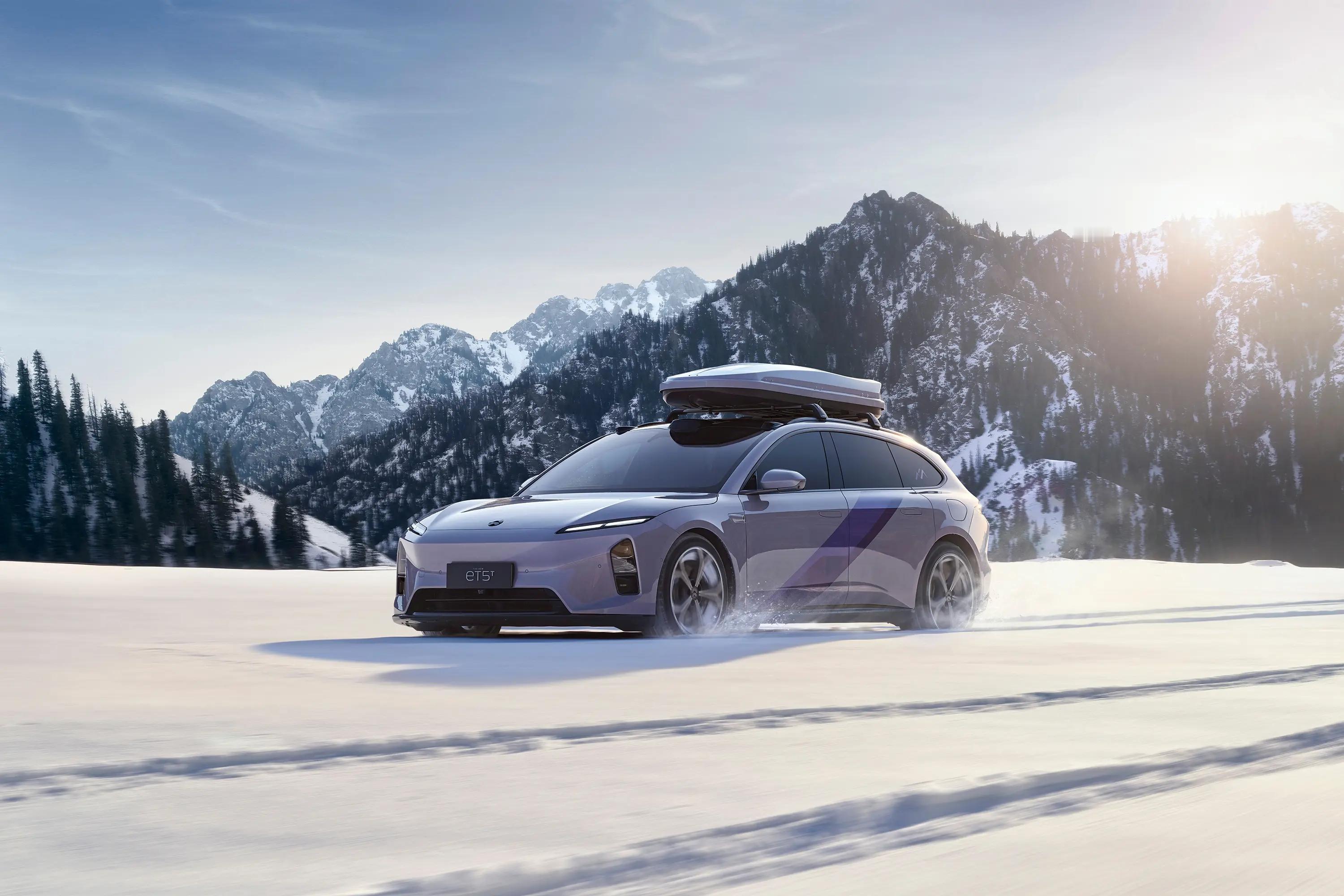 蔚来ET5T远空限定版真的长在审美上了。远空紫车色巨有质感，像把阿勒泰的暮色搬上