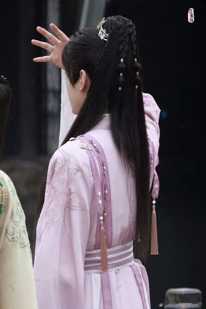 电视剧赴山海成毅赴山海cy成毅萧秋水李沉舟肖明明初识只觉成毅演绎角色深入人心，后