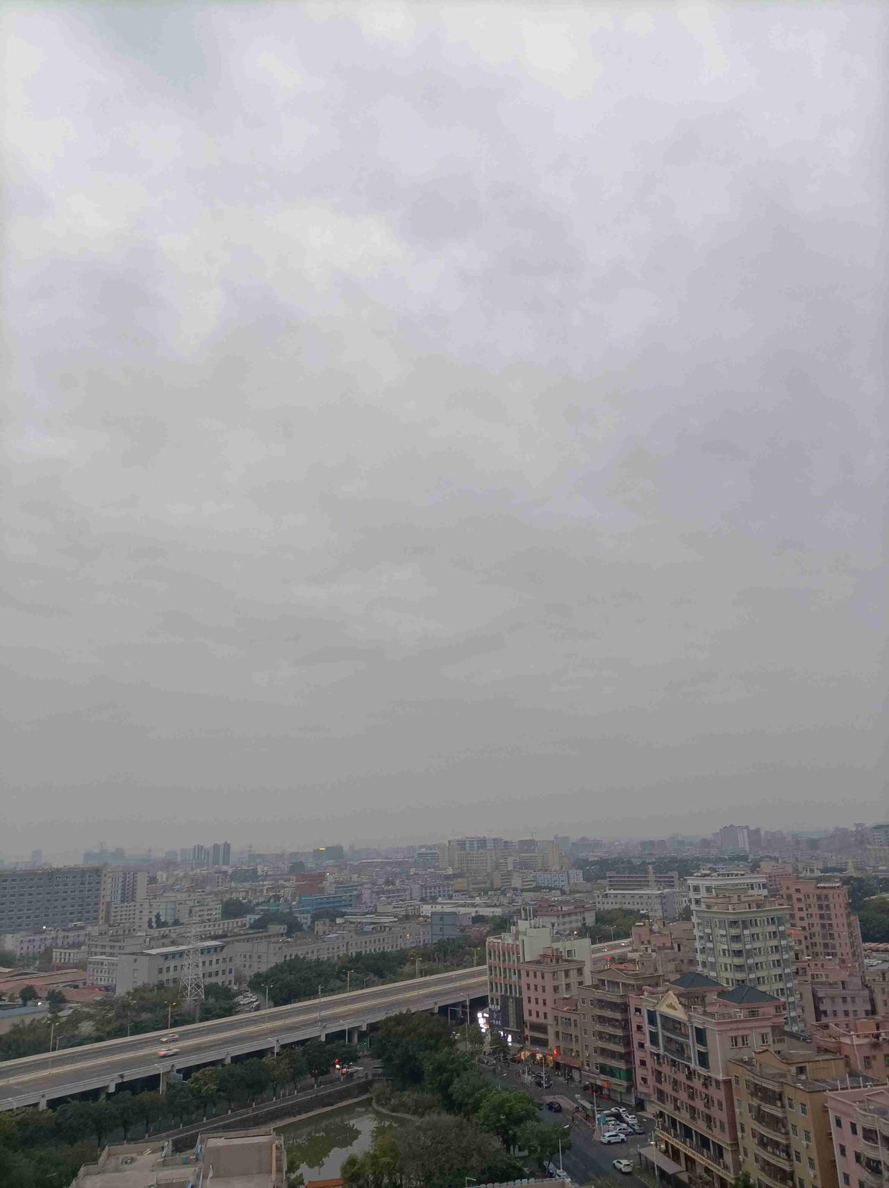 我的今日状态：😁轻松愉快
我这里的天气：🌤️多云深圳今日多云，气温15度到2