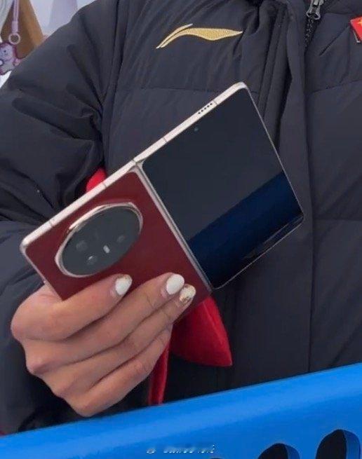 荣耀Magic V6外观首曝，大家觉得这个外观如何？ 