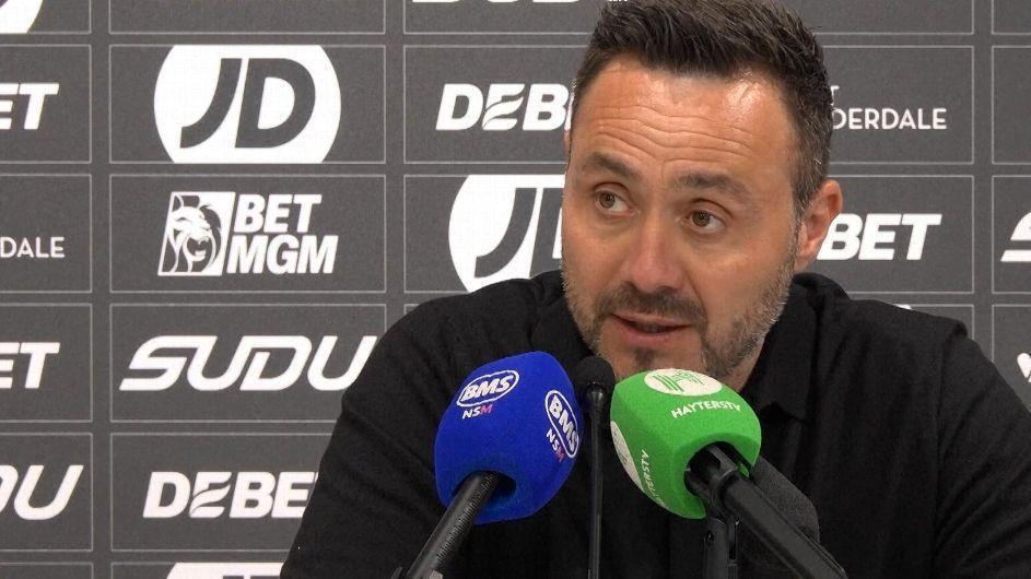 在确认本赛季剩余赛事及今夏世界杯之旅被迫终止后，哈维·西蒙斯感叹自己"心碎难抑"