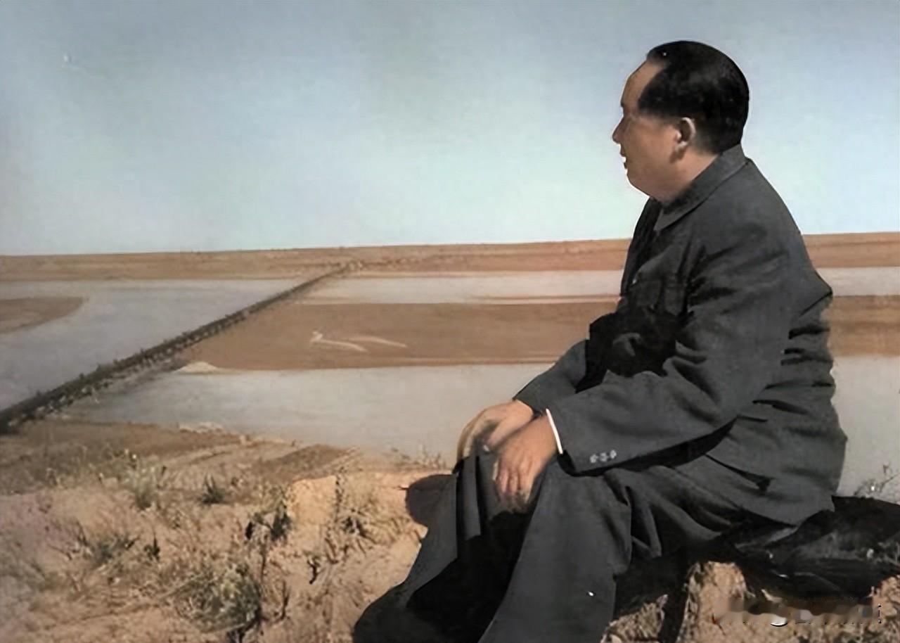 国名里带“人民”的，全世界只此一家；不写“人民”就不是新中国；那五个字到底重在哪