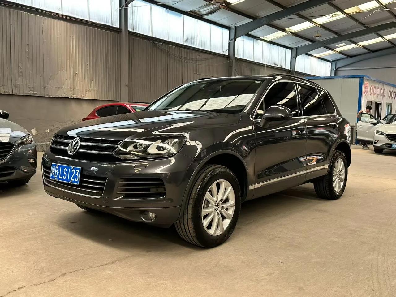 给东营老哥二次淘车，13年3.0T途锐，代驾接车，收拾好也很上眼~

淘车就是从