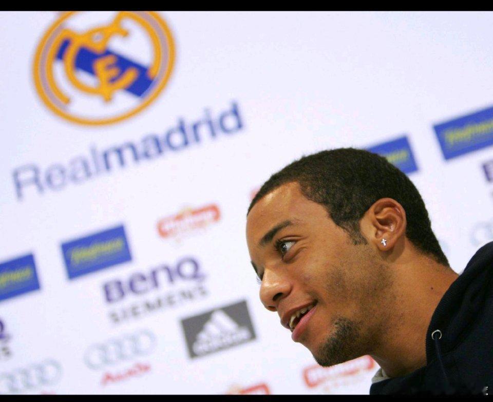 1月1日讯 19年前的今日，2007年1月1日，皇家马德里官宣以650万欧元转会