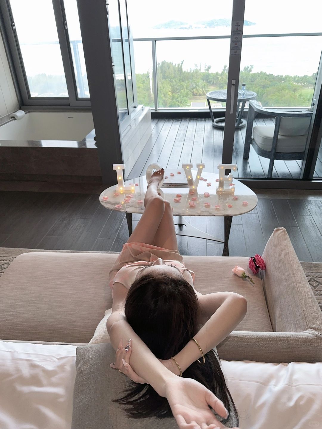 一觉醒来刀片割嗓了