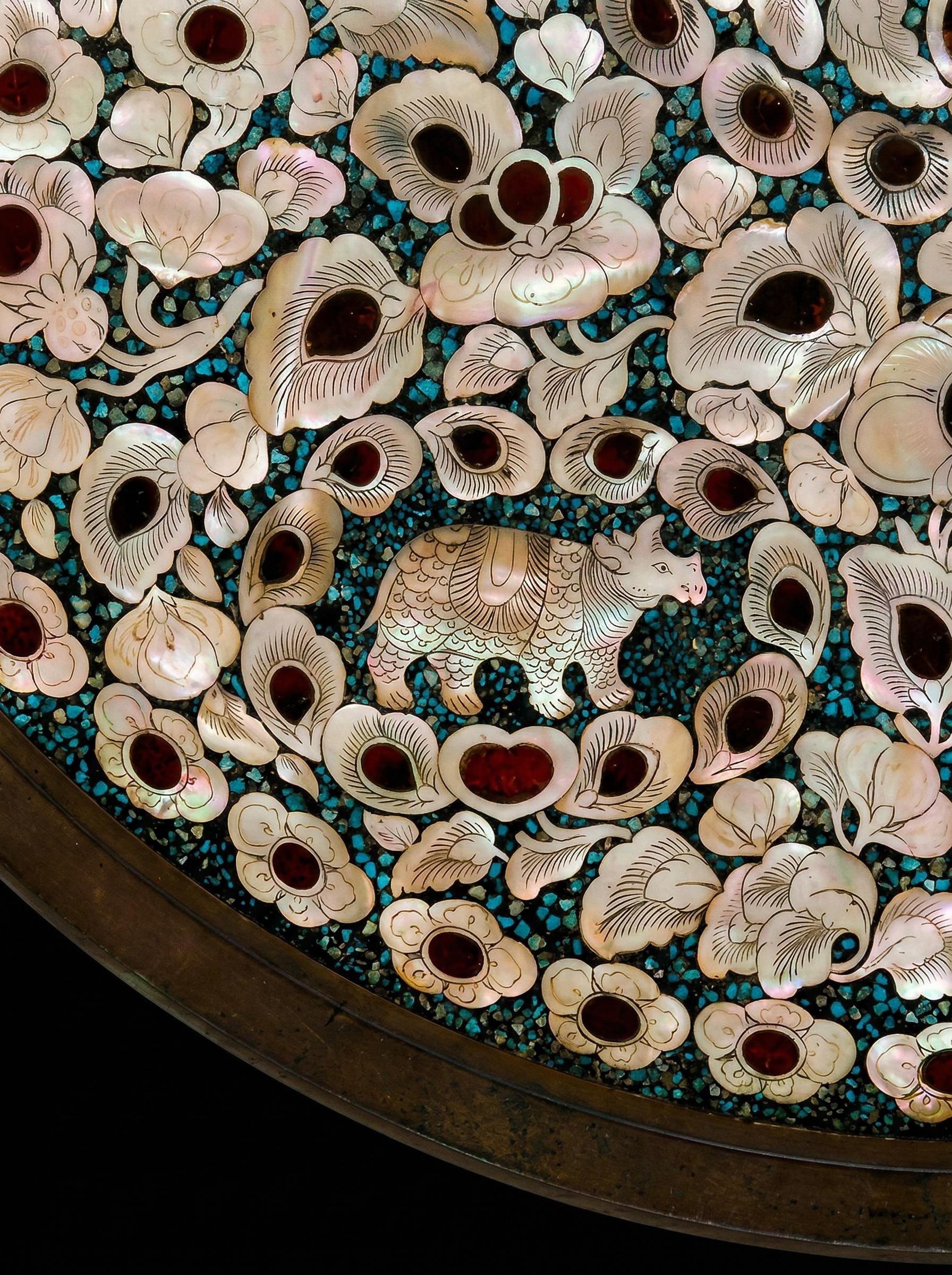 大唐灵囿｜镜背之上，封存的动物世界。🌊 鸢飞戾天，鱼跃于渊 ——《诗...