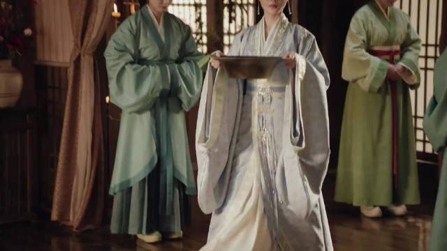 #嫁金钗最大反派出场#
谁能想到，前面的君黛、郭虞凤，都只是铺垫。《嫁金钗》终极反派端王妃魏姝正式出