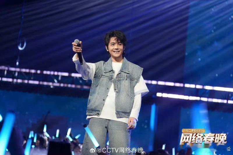 丁真 理塘rapper第一人 丁真的成长藏不住了！网晚变身rapper，清澈声线