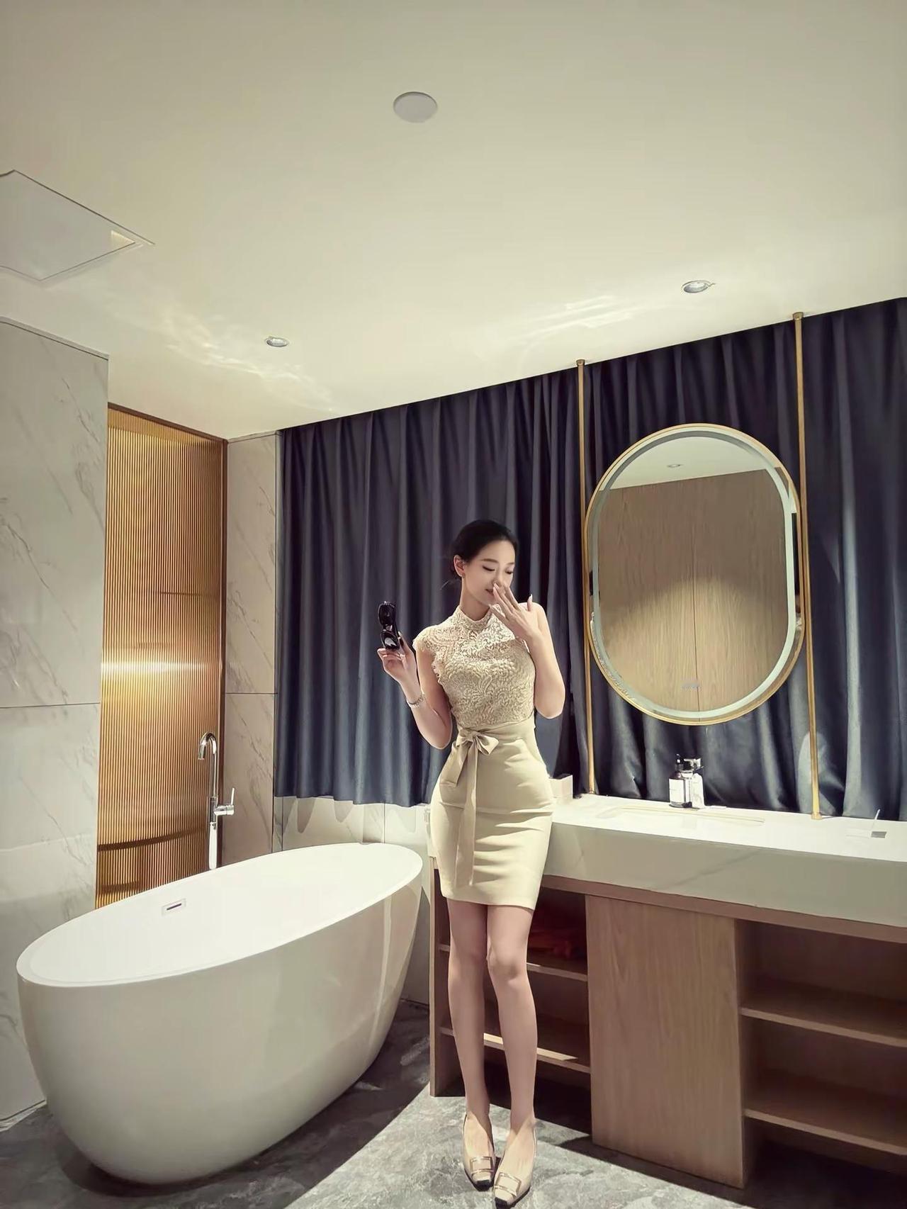 伤感文案是装的 我长成这样有什么感情问题？