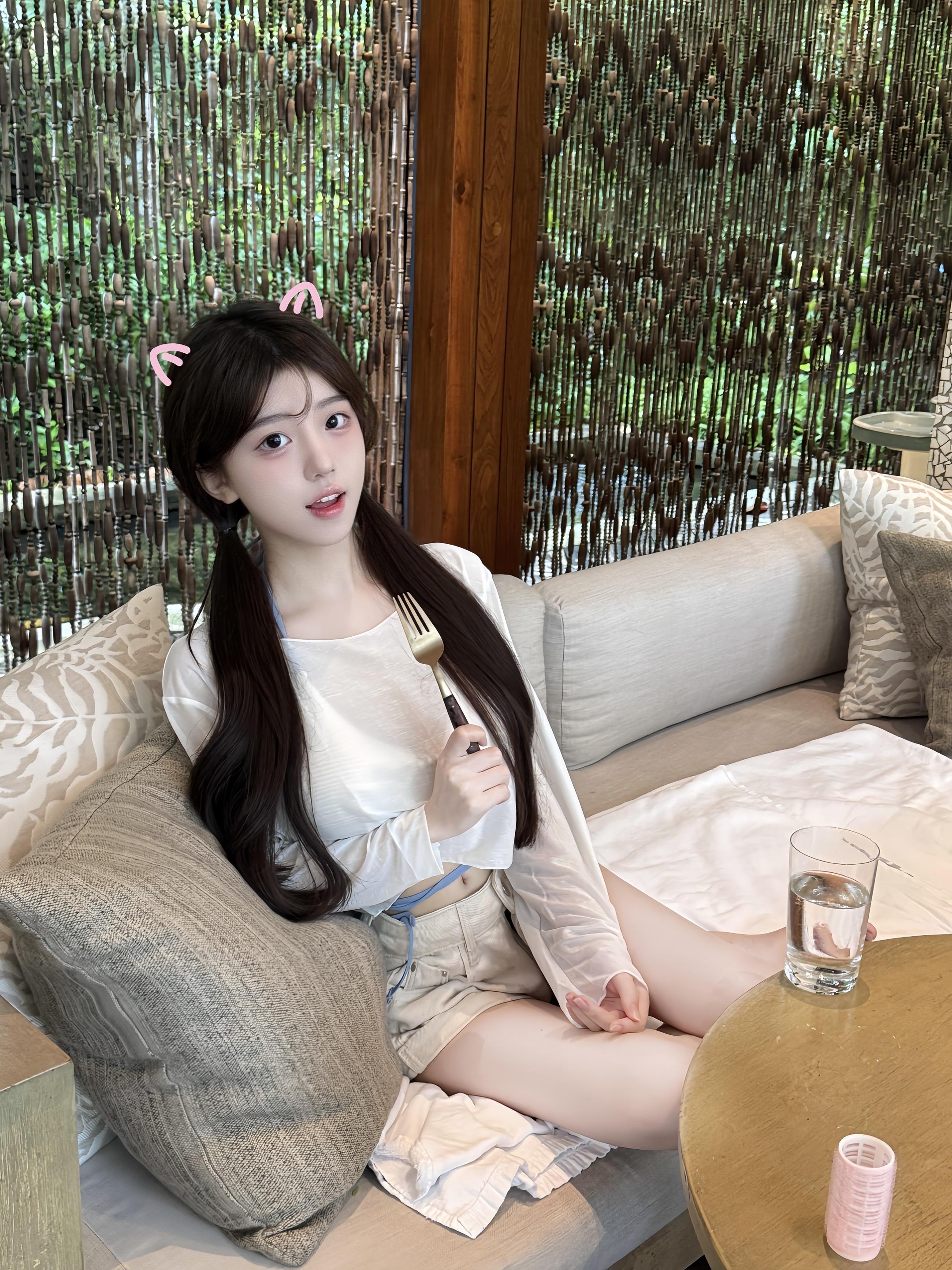 我问风扇我丑吗？它摇了一晚上的头
