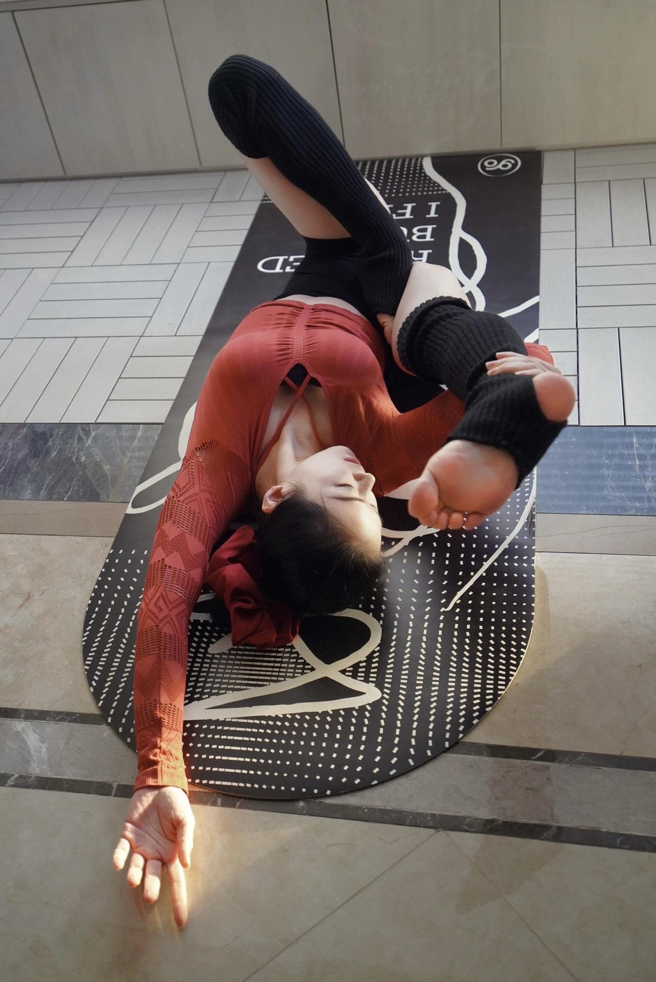 瑜伽女孩 爱瑜伽的小姐姐 瑜伽体式