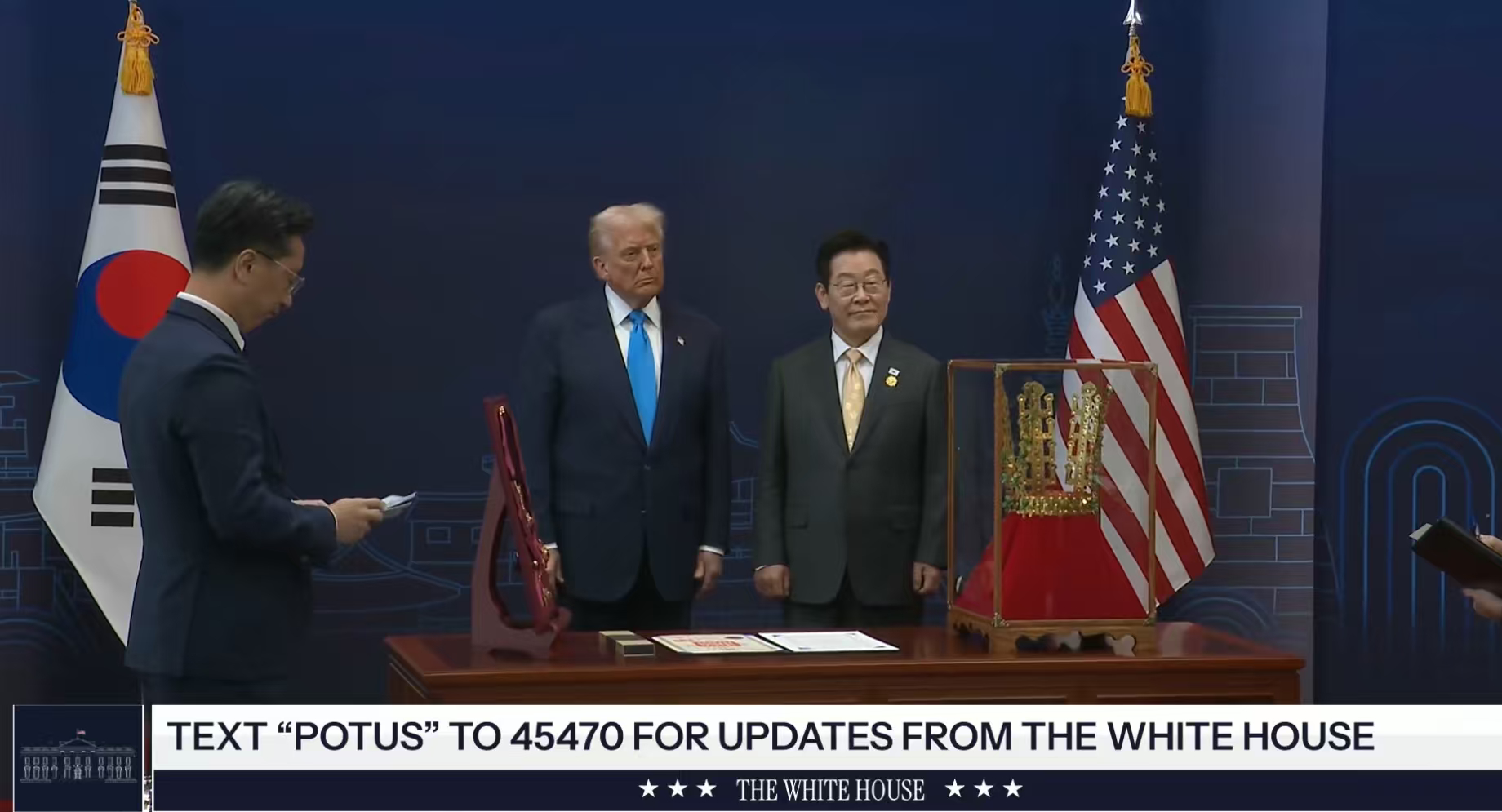 就在川贵贵同志访问韩国的时候……美国总统特朗普  据朝中社29日报道，朝鲜导弹总