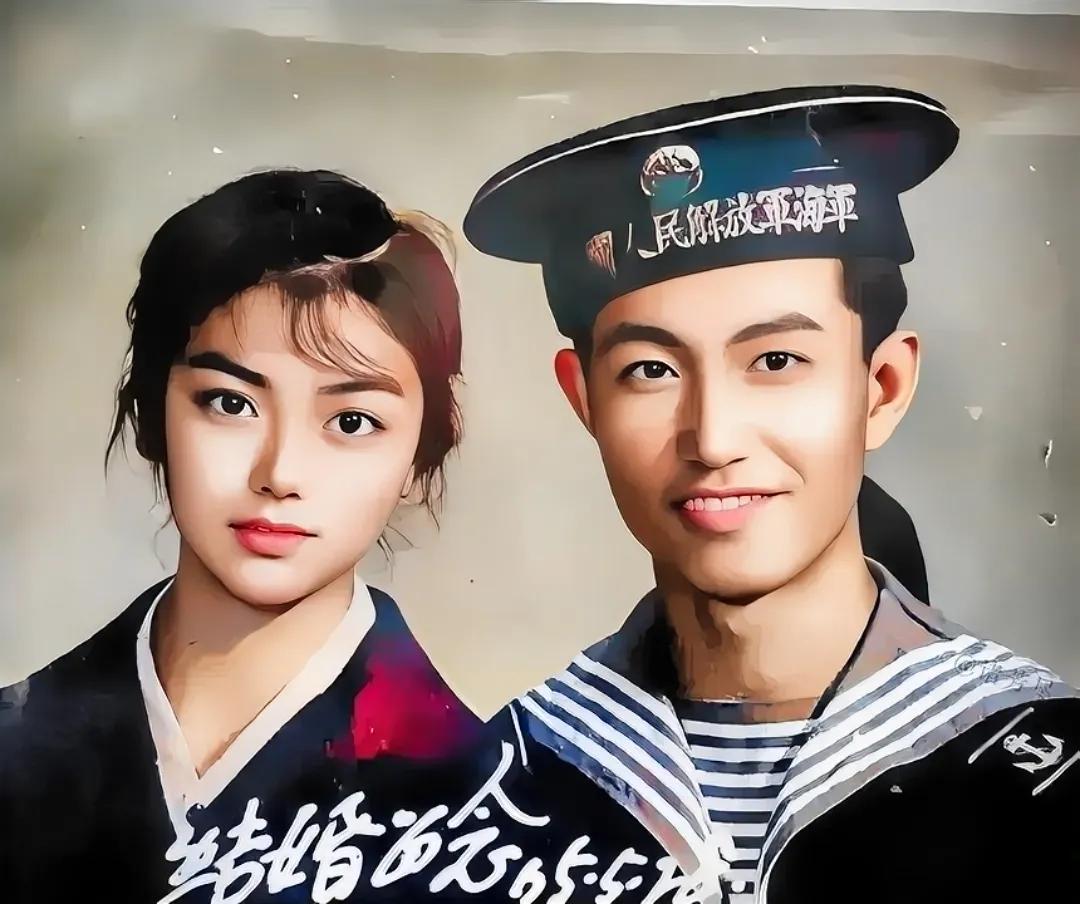 1965年，一个军人的结婚照，镜头中，新娘眉目如画，娇美可爱，优雅地展现出她的温