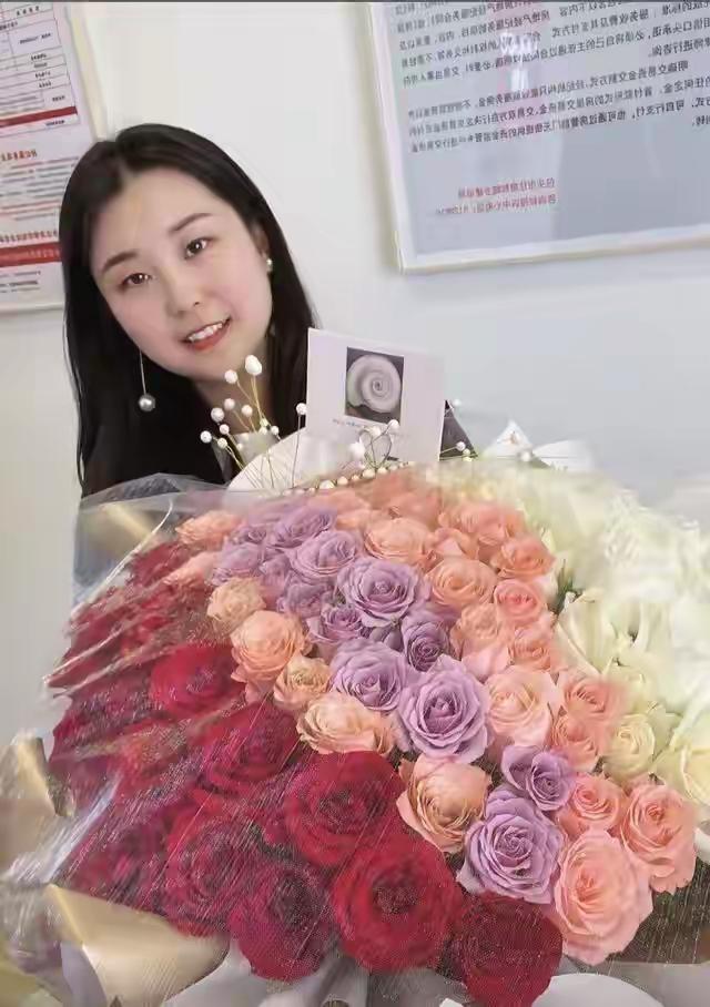 35岁，本该是一个家庭稳定、美满幸福、青春收尾、中年开场的年纪，然而对来自包头的