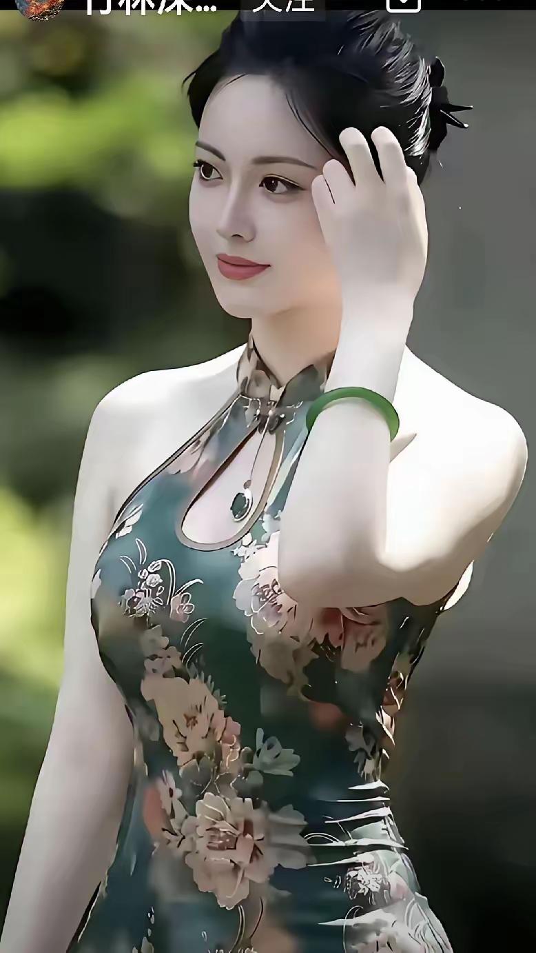 简直不要太漂亮咯，身材与美貌并存，性感与颜值超赞，你们认为呢？