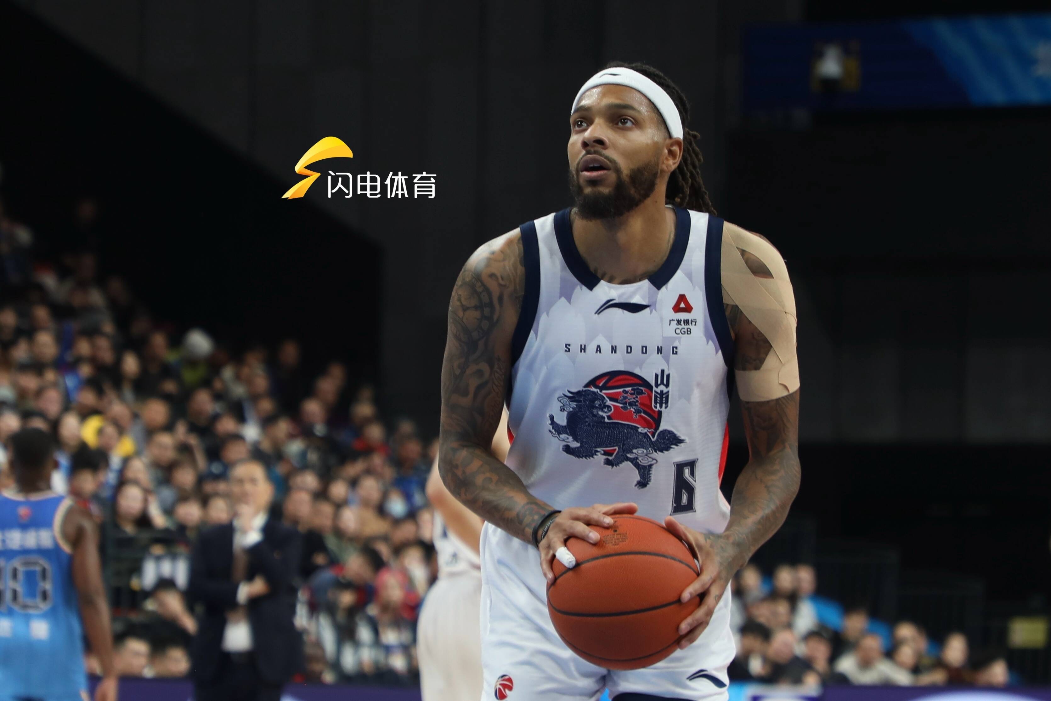 两分险胜北京首钢，山东男篮取得五连胜，外援珀塞尔打得坚决，绝杀对手！你觉得山东男