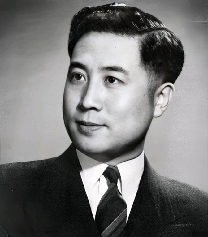 1946年，戴笠收到告密，军统局内部潜伏有地下党员。
李时雨，1908年生的，黑