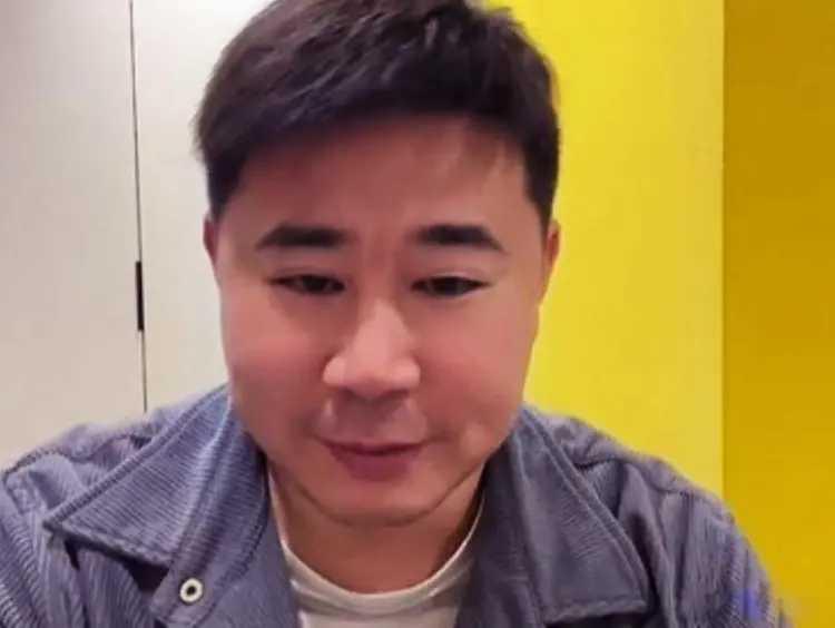 亚洲杯中国队进入决赛，球迷说，中国队“再赢一场，回家过年！”
球迷对这届U23是