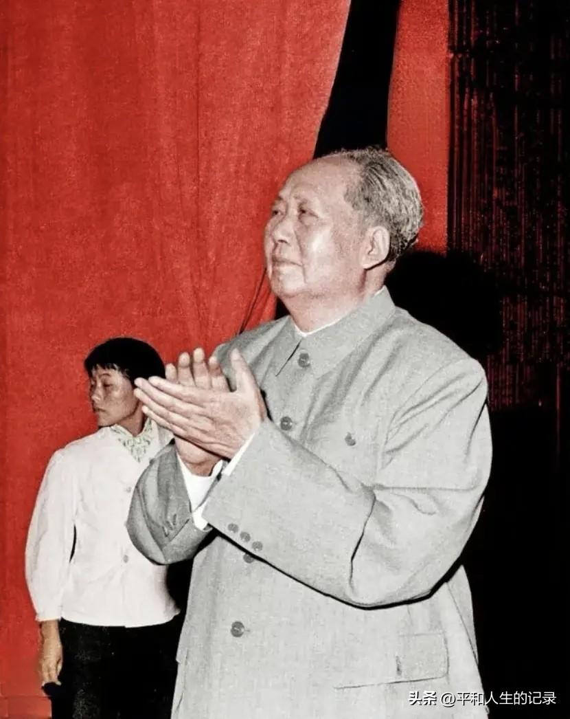 伟大领袖毛主席全世界人民永远怀念[比心][比心][比心][比心][比心][比心]