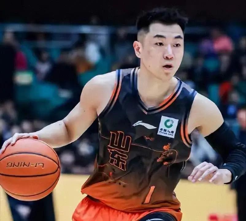 cBA季后赛12进8山东高速对阵辽宁男篮，前两场战至1：1平，第三场关键时刻谁能