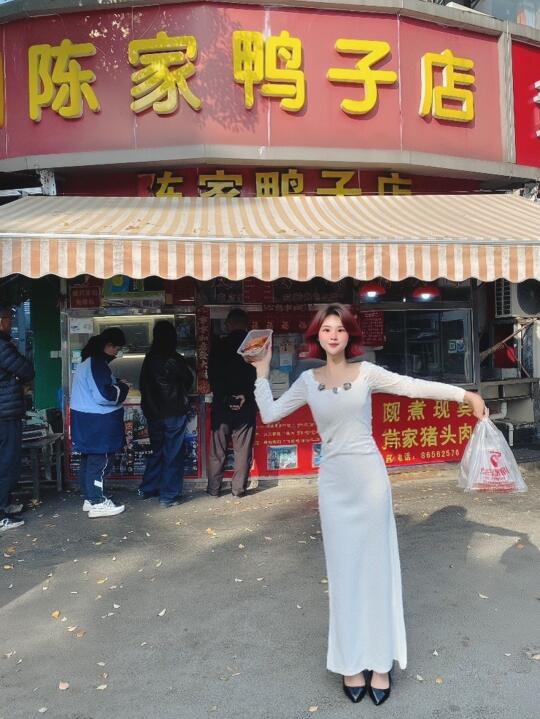 救命🥹和任贤齐吃上同款烤鸭了