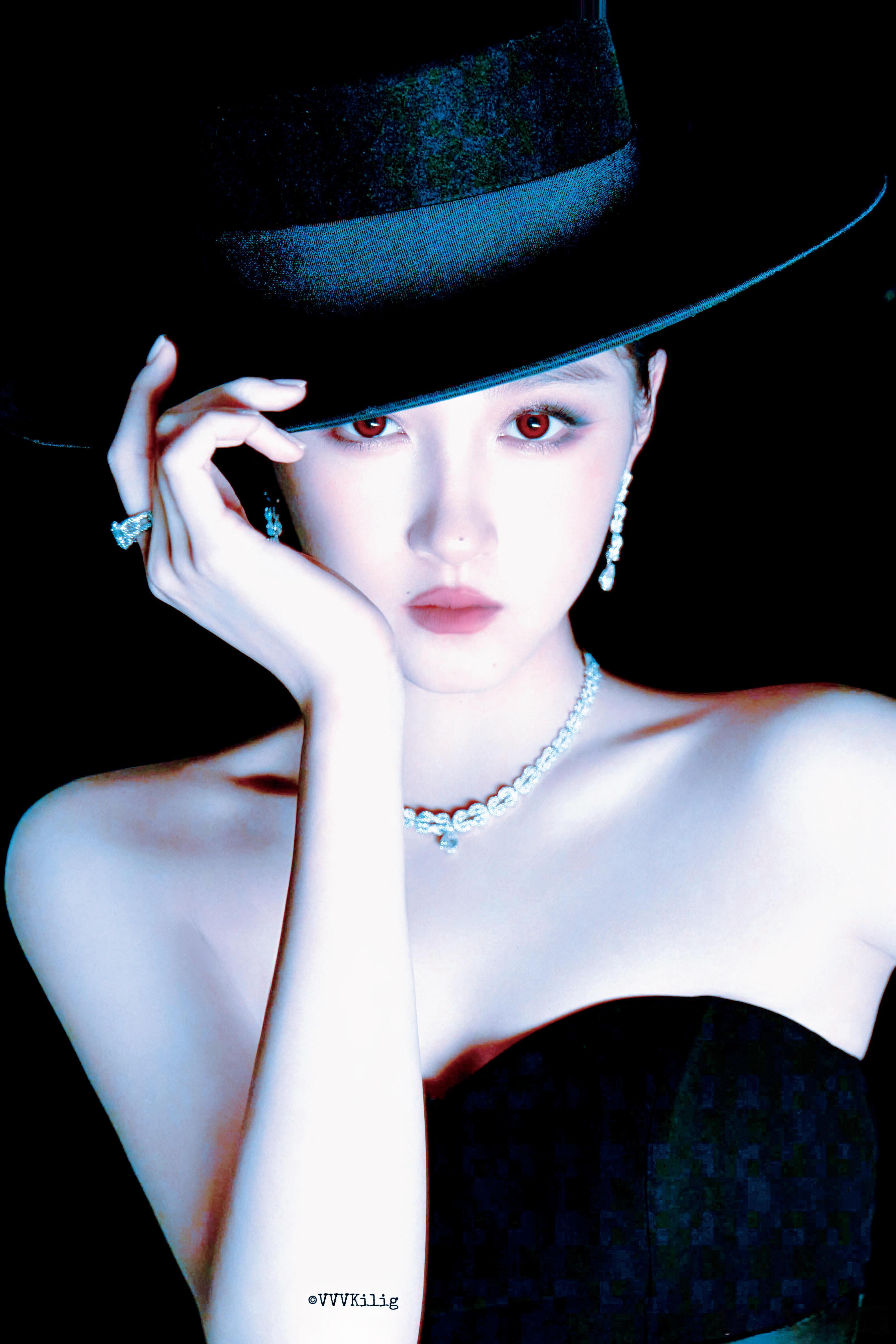 关晓彤工作室用新造型当头像了网友给关晓彤p的照片哈哈哈哈哈哈，看得出来工作室很满