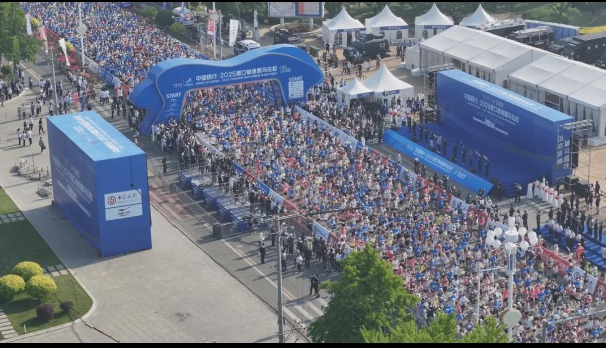 太火爆了！一场C类马拉松直接被跑友报爆！
 
鲅鱼圈马拉松刚开启报名，半马团报3