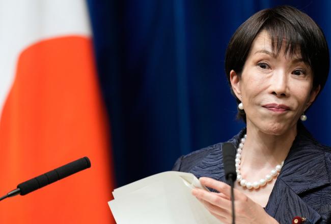 日本对美国点头哈腰，对中国却反复挑衅，很多人以为这是国力差距的问题。错了！西班牙