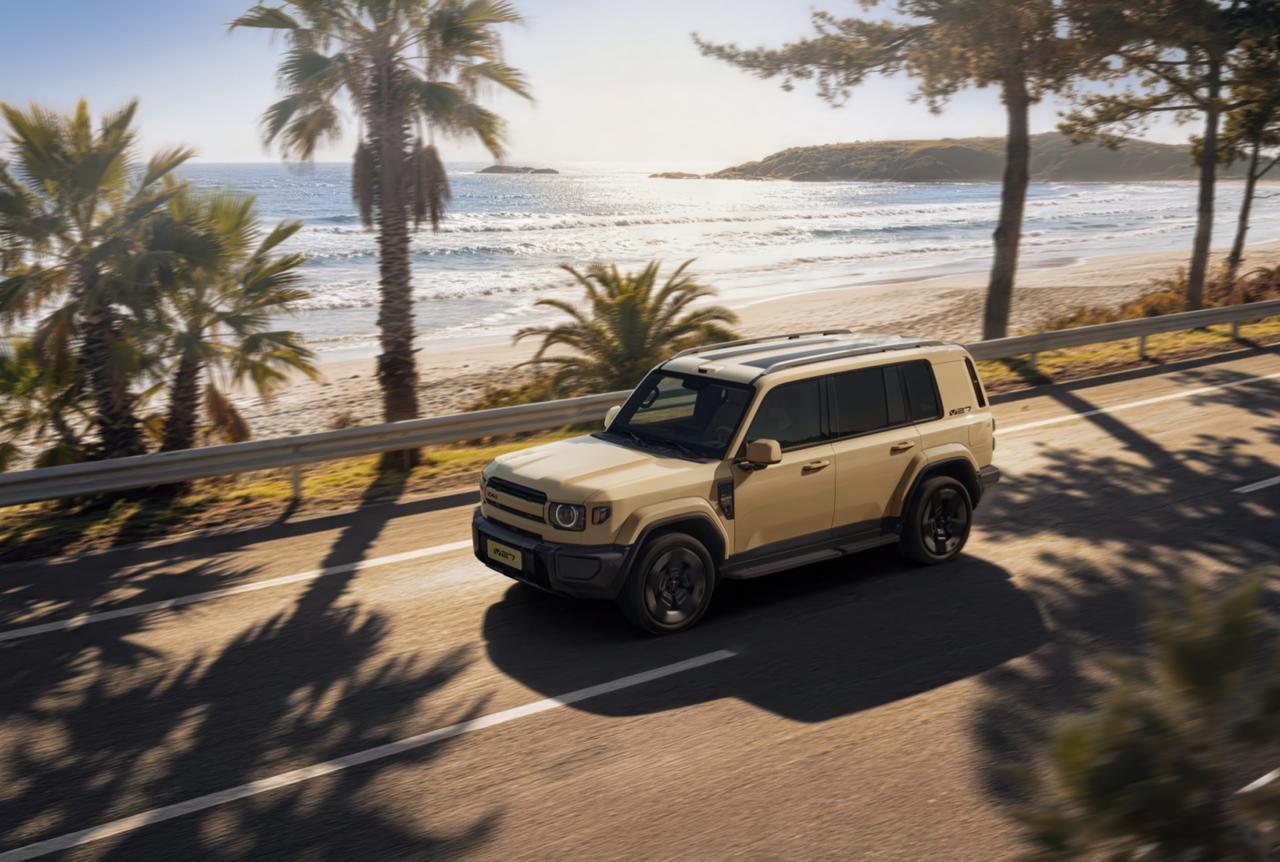 iCAR V27正式上市，共推出三个配置车型：210KM两驱猎鹰500版，指导价