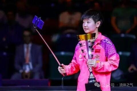  们  也不要只看表面  要学会欣赏那份深藏不露  的  专注
下次观赛时  记