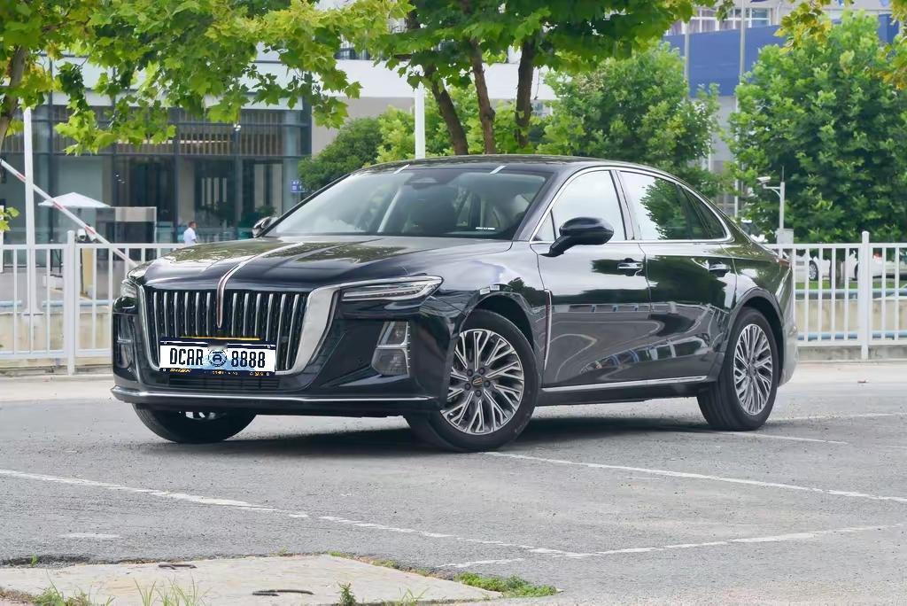 买二手红旗H5别被“国货之光”四个字绑架了
兄弟们，今天聊红旗H5。这车在路上看