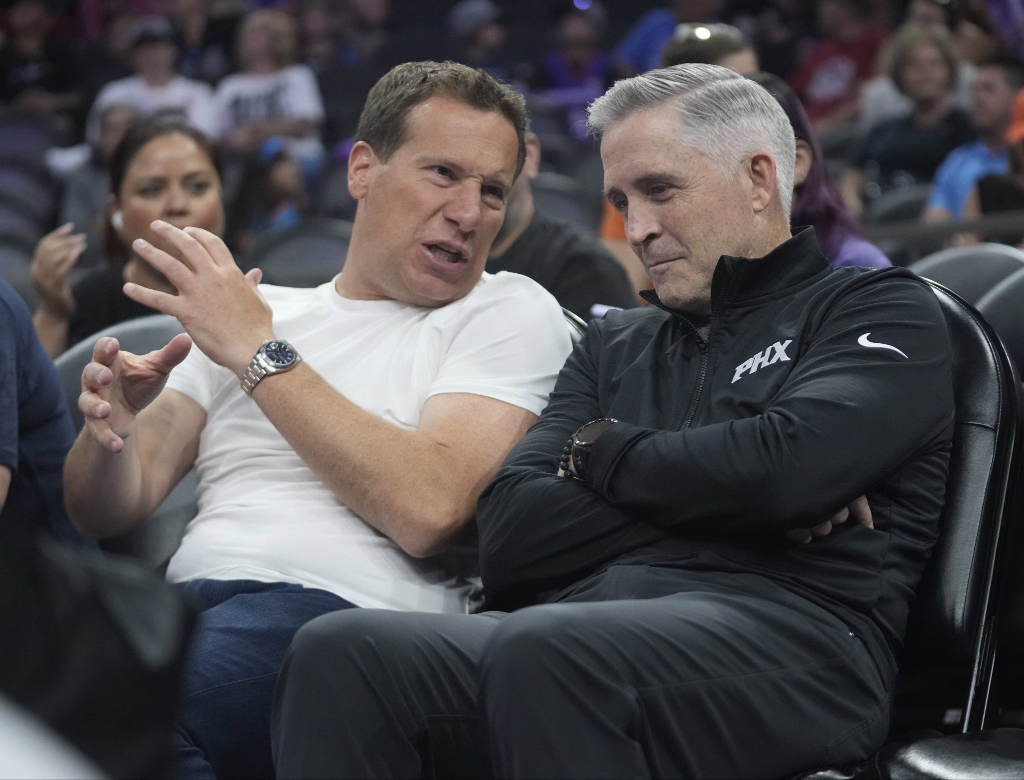 Jake Fischer说：太阳可能成为今年转会市场上的潜在买家（sneaky 