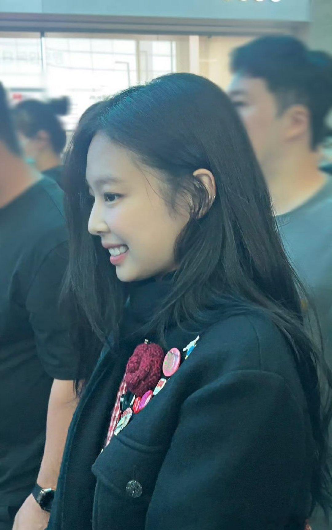 jennie这生图 感觉是属于可爱挂的吧主要看实力吧[允悲][允悲][允悲] ​